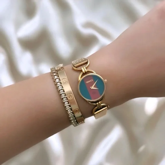 AUTHENTIC VINTAGE GUCCI GOLD WATCH - Picture 1 of 7